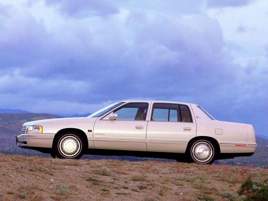  Cadillac DeVille Concours 1997 года  (фото 4 из 21)